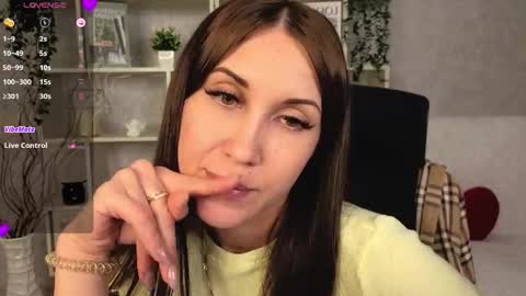 Snapshot of tendermist chatting on 3, 12, 2025 Nelly online show from 3, 12, 2025