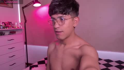 Snapshot of teobrowny_ chatting on 1, 10, 2025 teo brown Independent model online show from 1, 10, 2025
