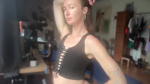 Snapshot of terraworship chatting on 25, 9, 2025 Terra Worship Findomme online show from 25, 9, 2025