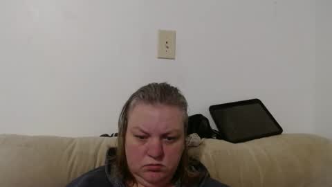 terriann111 online show from 1, 12, 2025