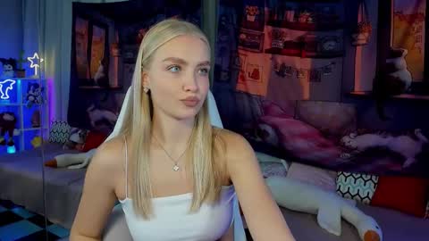 TessaHamilton online show from 31, 10, 2025