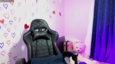 Snapshot of tessawhisnton chatting on 27, 4, 2026 Tessy online show from 27, 4, 2026