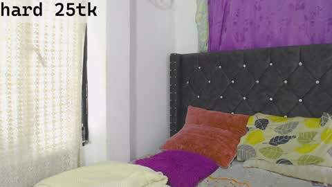 Snapshot of tessayleo_13 chatting on 2, 2, 2025 tessa y leo online show from 2, 2, 2025