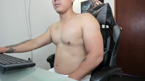 Teylor Fel online show from 4, 3, 2025