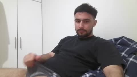 ThaiGuy online show from 4, 1, 2025