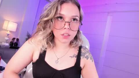 Thalia21 online show from 1, 3, 2025