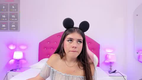 Snapshot of thalia_bae chatting on 9, 1, 2026 Thalia online show from 9, 1, 2026