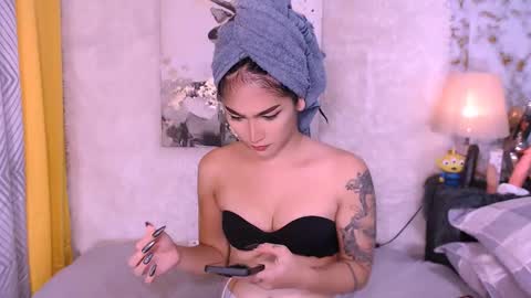 Snapshot of thalia_venture chatting on 28, 12, 2024 Thalia online show from 28, 12, 2024