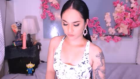 Snapshot of thalia_venture chatting on 24, 10, 2025 Thalia online show from 24, 10, 2025