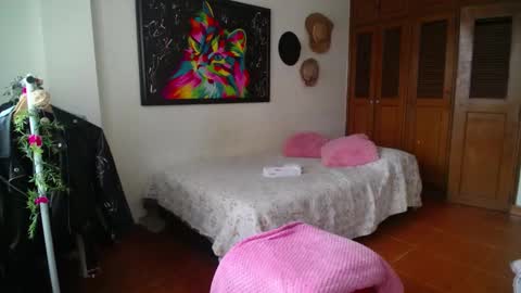    online show from 15, 12, 2024