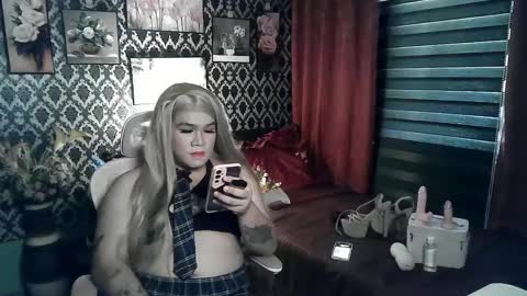 thaliafoxyummy online show from 4, 3, 2025