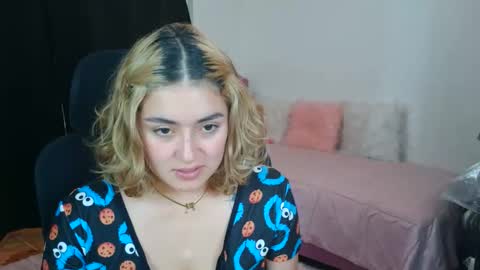   online show from 23, 11, 2025