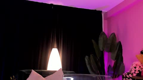 Snapshot of the_arabian_princess chatting on 19, 11, 2025 Aisha online show from 19, 11, 2025