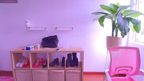 Snapshot of the_cat_girl_ chatting on 10, 11, 2025 i am Cat online show from 10, 11, 2025