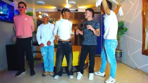 Snapshot of the_goodfellas chatting on 23, 9, 2025 the goodfellas online show from 23, 9, 2025