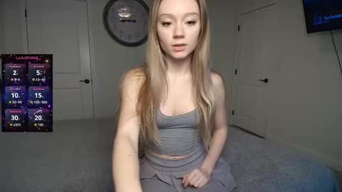 Snapshot of the_hotties chatting on 17, 11, 2025 the_hotties online show from 17, 11, 2025