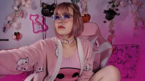 Snapshot of the_kitty_roxy chatting on 22, 2, 2025 ... ... online show from 22, 2, 2025