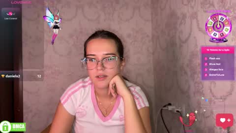 Snapshot of the_princese chatting on 27, 10, 2025 Alice online show from 27, 10, 2025