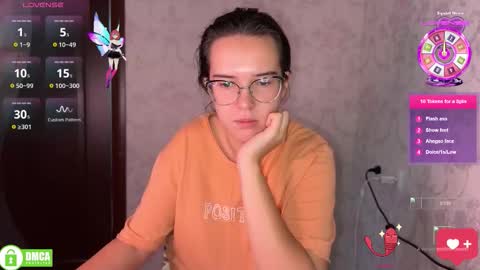 Snapshot of the_princese chatting on 12, 11, 2025 Alice online show from 12, 11, 2025