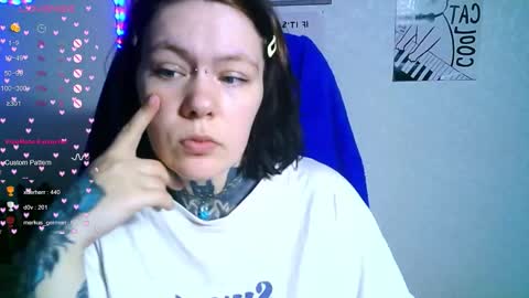 Snapshot of the_xmas_bby chatting on 6, 11, 2025 the_xmas_bby online show from 6, 11, 2025