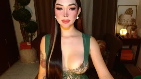 thea_whong online show from 2, 4, 2026