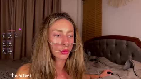 Snapshot of thearte1 chatting on 8, 11, 2025 J online show from 8, 11, 2025