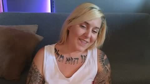 Snapshot of theauroramae chatting on 19, 6, 2026 theauroramae - online show from 19, 6, 2026