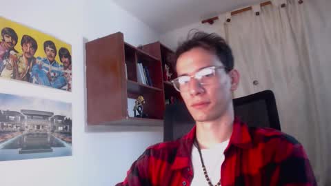 Snapshot of thebeatles18 chatting on 9, 11, 2025 Axel online show from 9, 11, 2025