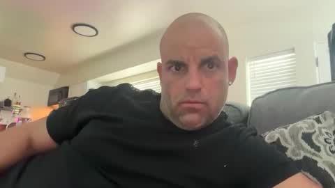 Snapshot of thebuzz777 chatting on 19, 11, 2025 theBuzz777 online show from 19, 11, 2025