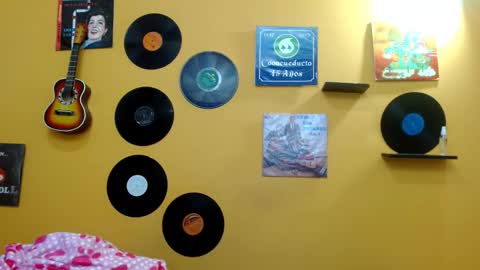 Snapshot of thecatsweet833 chatting on 2, 12, 2025 DAMIAN online show from 2, 12, 2025