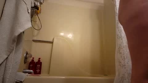 Snapshot of thedancingalien chatting on 3, 1, 2025 Kassandra Grant online show from 3, 1, 2025