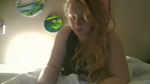 Snapshot of thedancingalien chatting on 10, 1, 2025 Kassandra Grant online show from 10, 1, 2025