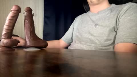 Snapshot of thedeepthroatking chatting on 11, 11, 2025 BigT online show from 11, 11, 2025