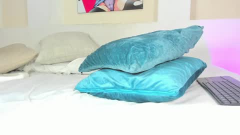 Snapshot of thedol1 chatting on 12, 1, 2025 Thedol1 online show from 12, 1, 2025