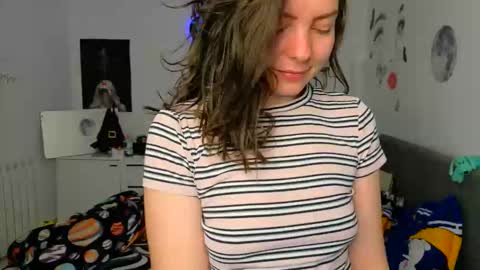 Snapshot of thefarmergirl chatting on 8, 3, 2026 TheFarmergirl online show from 8, 3, 2026