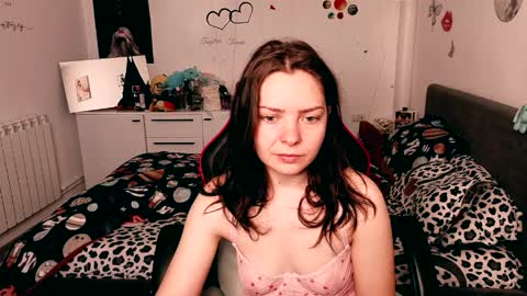 Snapshot of thefarmergirl chatting on 5, 4, 2026 TheFarmergirl online show from 5, 4, 2026