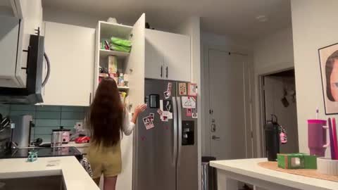 Snapshot of thegabzilla chatting on 18, 9, 2025 thegabzilla online show from 18, 9, 2025