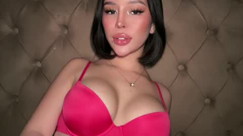 Elle  dont forget to folloW me and thumbs up online show from 6, 4, 2026