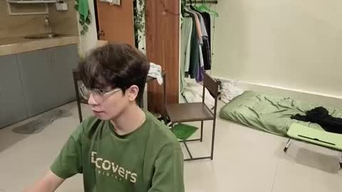 Snapshot of thegreenmagus chatting on 24, 11, 2025 Green online show from 24, 11, 2025