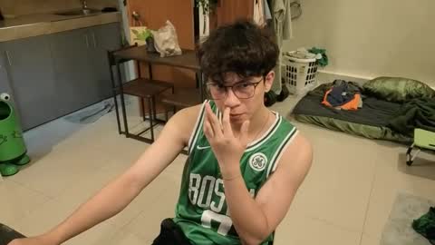 Green online show from 6, 4, 2026