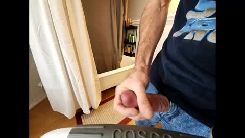 Snapshot of theguyneeds chatting on 2, 12, 2024 Theguyneeds online show from 2, 12, 2024