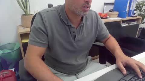 Snapshot of thehardcock2025 chatting on 1, 12, 2025 thehardcock2025 online show from 1, 12, 2025