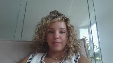 Snapshot of theislandgirl chatting on 18, 9, 2025 Lily Marie online show from 18, 9, 2025