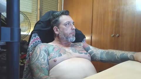 Snapshot of thekier chatting on 8, 11, 2025 thekier online show from 8, 11, 2025