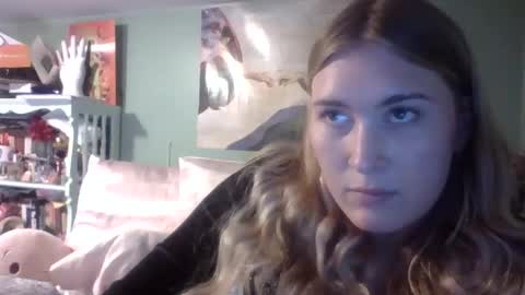 Snapshot of thelittlebambii chatting on 15, 11, 2025 Little Bambii online show from 15, 11, 2025