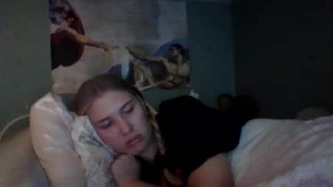 Snapshot of thelittlebambii chatting on 25, 11, 2025 Little Bambii online show from 25, 11, 2025