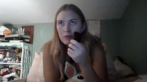 Snapshot of thelittlebambii chatting on 30, 11, 2025 Little Bambii online show from 30, 11, 2025