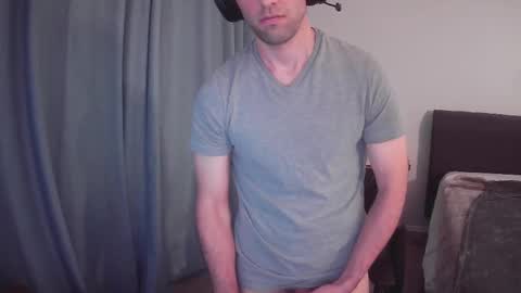 Snapshot of thelovedoctor889 chatting on 19, 2, 2025 TheLoveDoctor online show from 19, 2, 2025