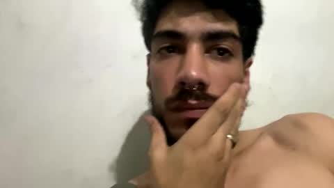 Snapshot of themarttinguyyy chatting on 5, 12, 2025 themarttinguyyy online show from 5, 12, 2025