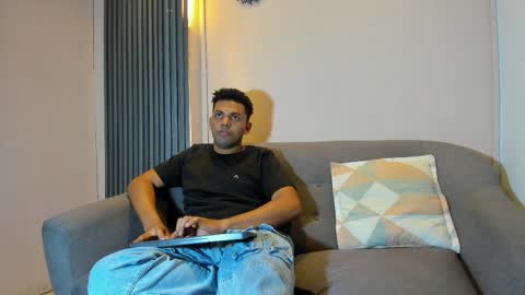 Snapshot of theo_morris chatting on 2, 3, 2026 theo_morris online show from 2, 3, 2026